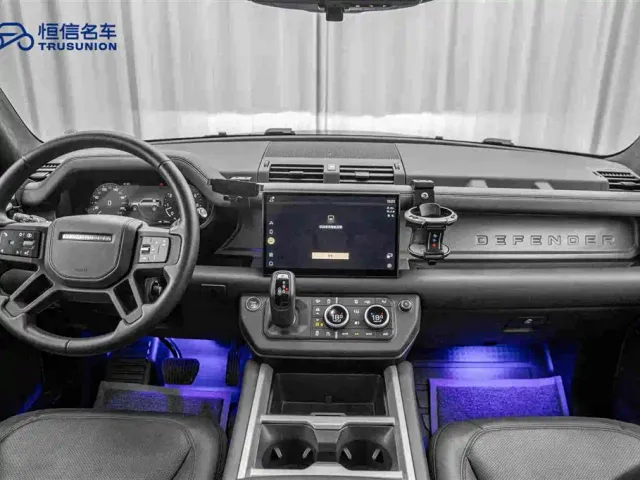 Land Rover Defender — Фото автомобиля 13