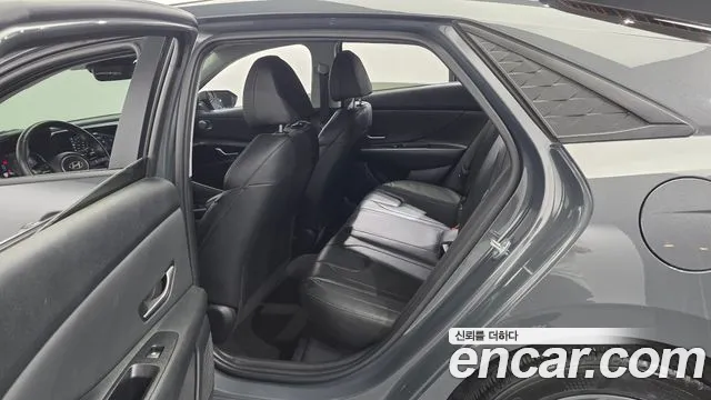Hyundai Avante CN7 — Фото автомобиля 11