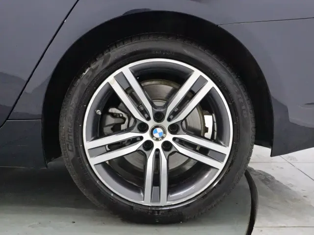 BMW 5 Series — Фото автомобиля 18