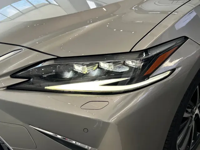 Lexus ES — Фото автомобиля 19