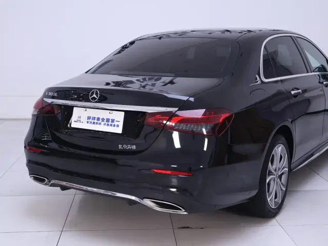 Mercedes-Benz E-Class — Фото автомобиля 8