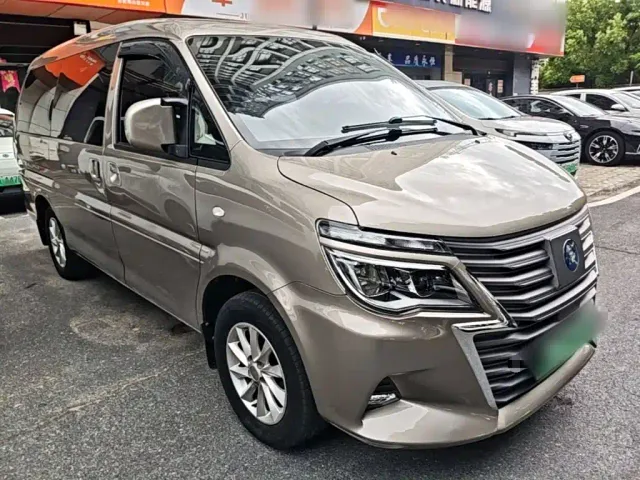 Forthing Lingzhi — Фото автомобиля 3