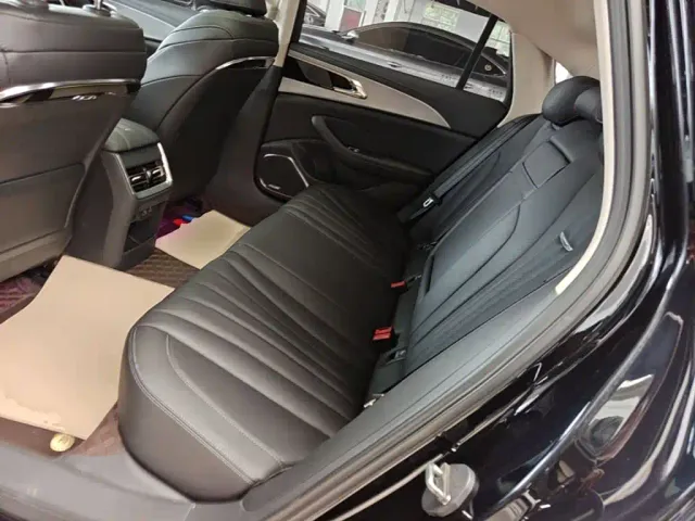 Hongqi H5 — Фото автомобиля 16