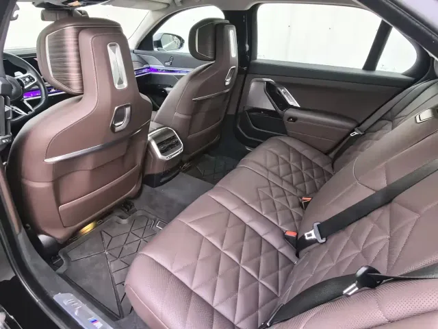 BMW 7 Series — Фото автомобиля 6