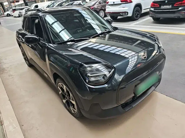 MINI Electric MINI ACEMAN — Фото автомобиля 3