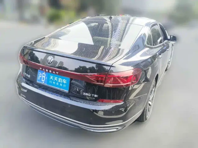Volkswagen Passat — Фото автомобиля 2
