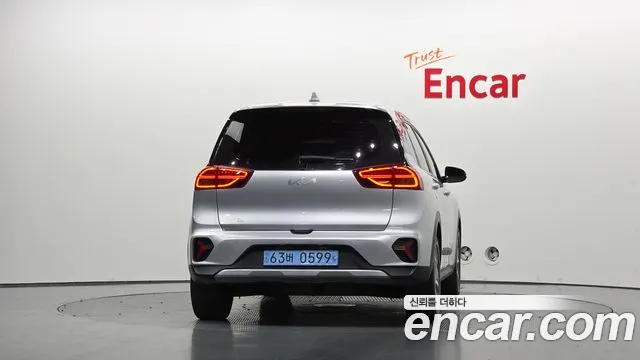 Kia Niro Niro Plus Air — Фото автомобиля 4