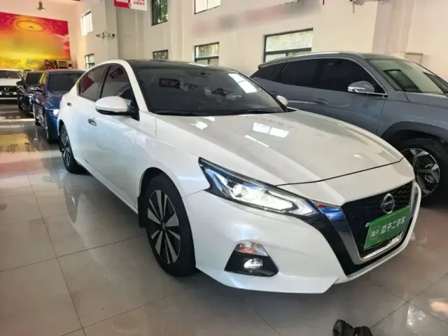 Nissan Teana — Фото автомобиля 3