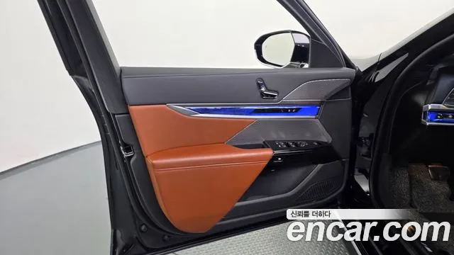 BMW 7 Series G70 — Фото автомобиля 13