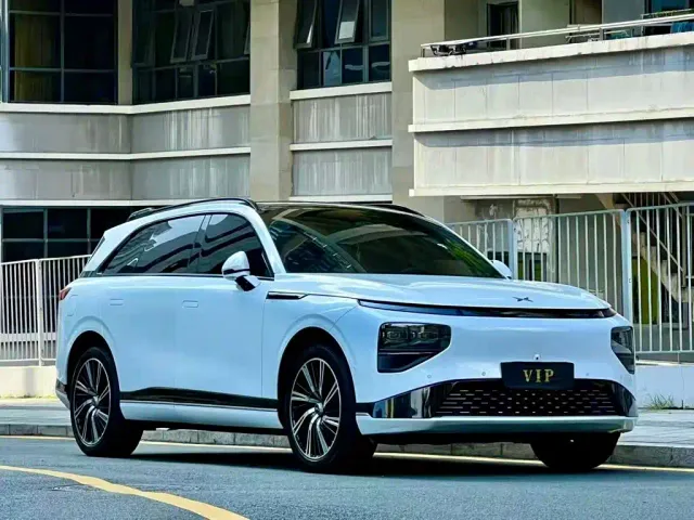 Xpeng G9 — Фото автомобиля 3