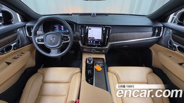 Volvo S90 — Фото автомобиля 10
