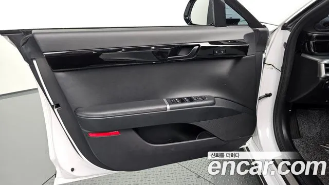 Hyundai Grandeur GN7 — Фото автомобиля 13