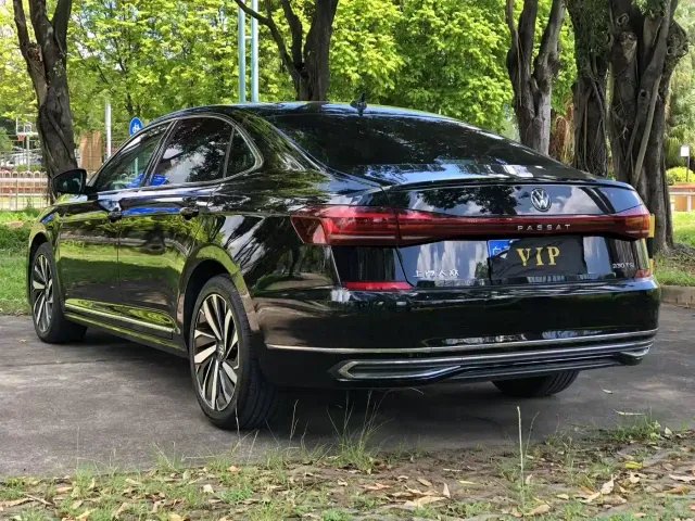 Volkswagen Passat — Фото автомобиля 4