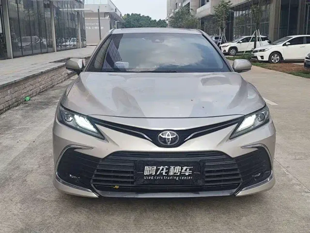 Toyota Camry — Фото автомобиля 2