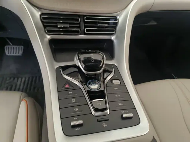 BYD Song Pro — Фото автомобиля 13