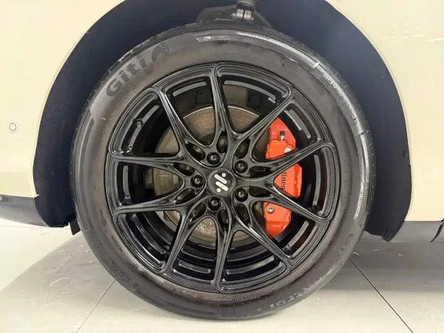 IM Motors LS6 — Фото автомобиля 8