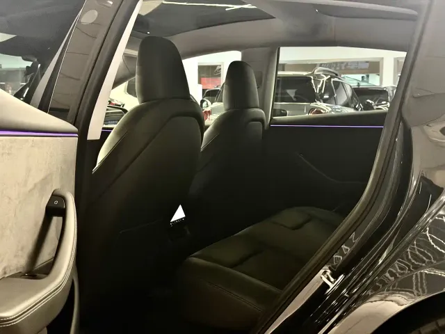Tesla Model 3 — Фото автомобиля 6