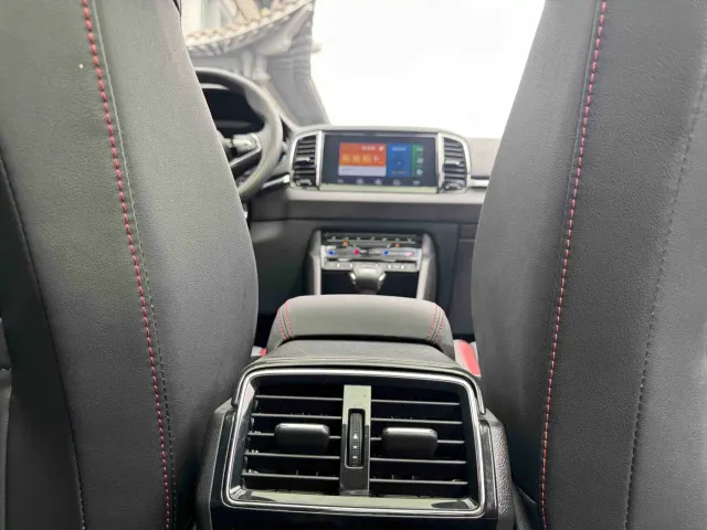 Skoda Karoq — Фото автомобиля 18