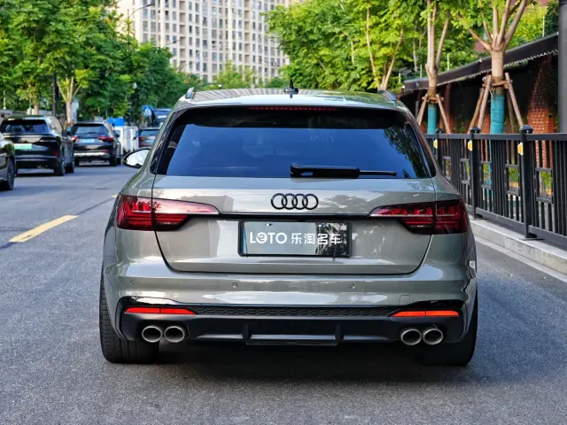 Audi S4 — Фото автомобиля 5