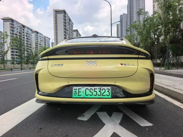 IM Motors L6 — Фото автомобиля 6