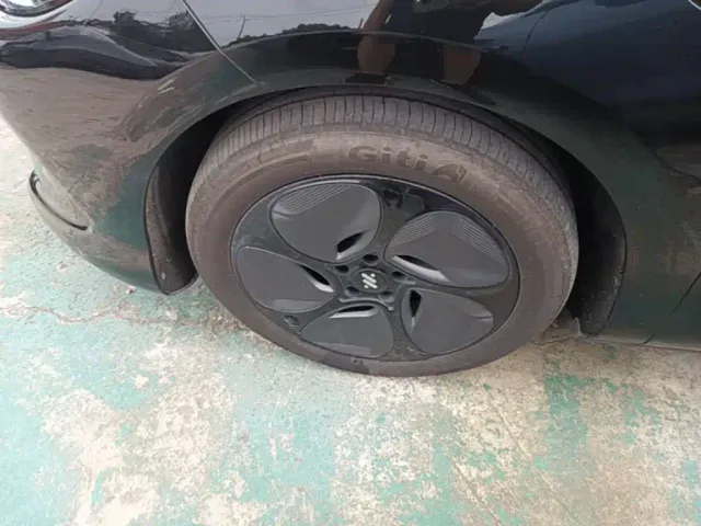 IM Motors LS6 — Фото автомобиля 22