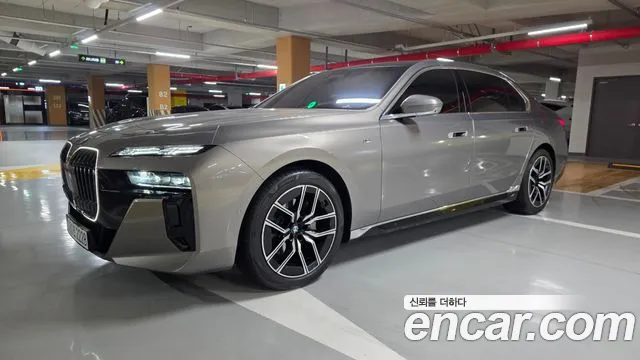 BMW 7 Series G70 — Фото автомобиля 6
