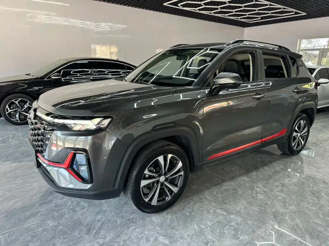 Changan CS35 Plus — Фото автомобиля 2