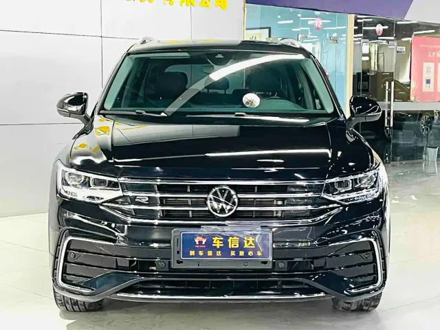 Volkswagen Tiguan L — Фото автомобиля 2
