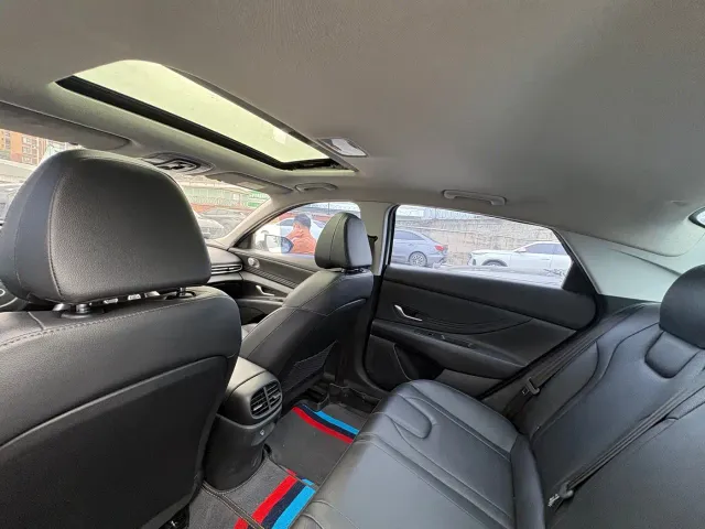 Hyundai Elantra — Фото автомобиля 10