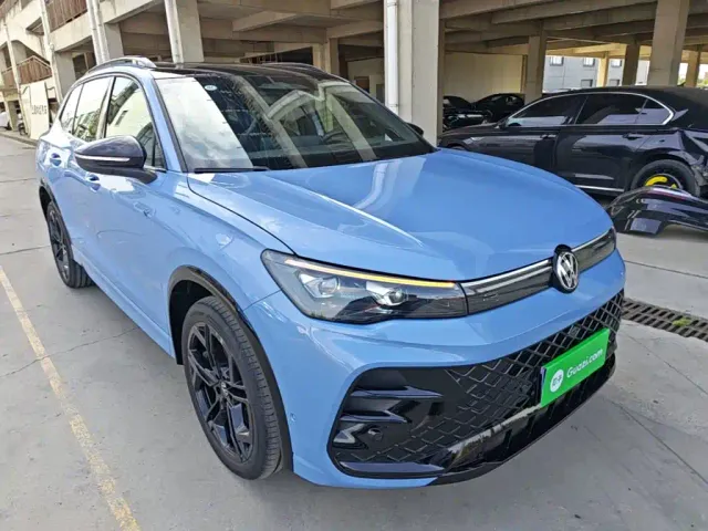 Volkswagen Tiguan L — Фото автомобиля 3