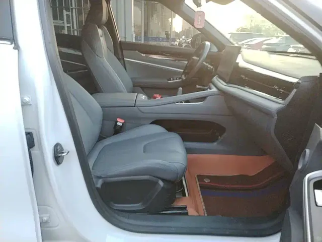 Geely Boyue — Фото автомобиля 24