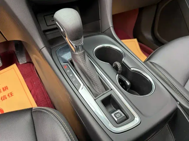 Chevrolet Equinox — Фото автомобиля 9