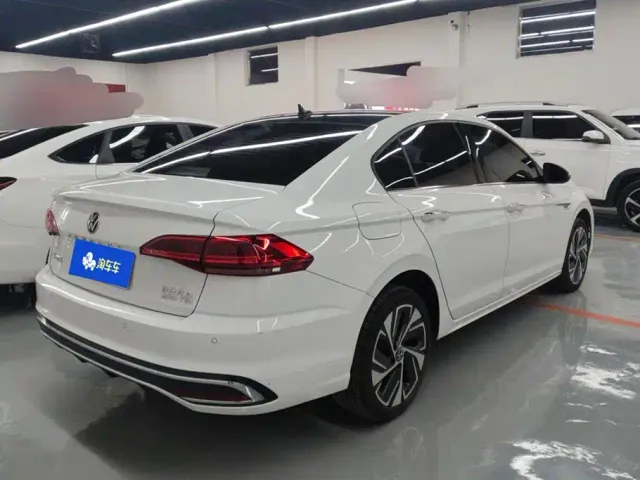 Volkswagen Bora — Фото автомобиля 3