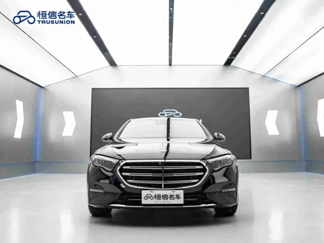 Mercedes-Benz E-Class — Фото автомобиля 2