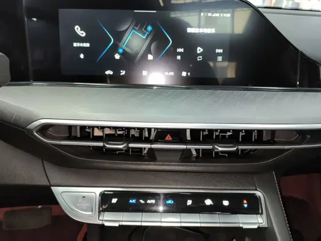Changan Eado — Фото автомобиля 12
