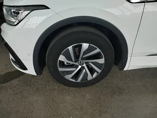 Volkswagen Tiguan L PHEV — Фото автомобиля 22