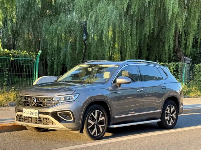 Фотография автомобиля — Volkswagen Tayron
