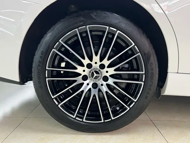Mercedes-Benz C-Class — Фото автомобиля 25