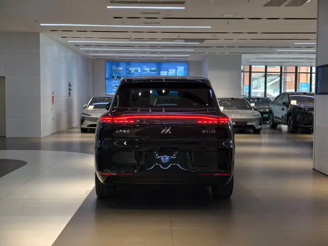 IM Motors LS8 — Фото автомобиля 5