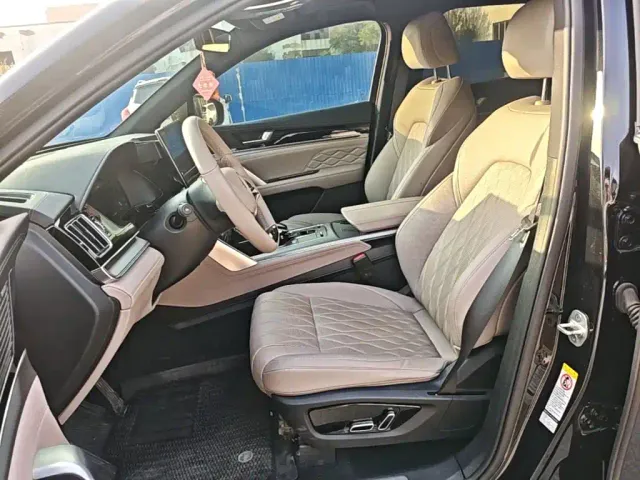 BYD Tang — Фото автомобиля 14