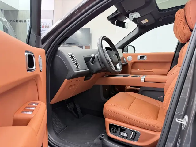 Li Auto L9 — Фото автомобиля 22
