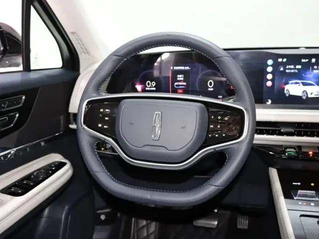 Lincoln Corsair — Фото автомобиля 13