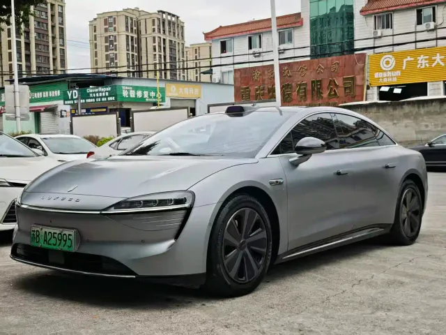 Фотография автомобиля — Luxeed S7
