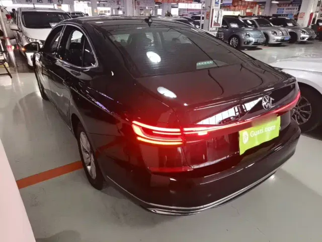 Volkswagen Passat — Фото автомобиля 4