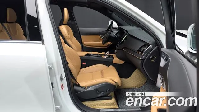 Volvo XC90 — Фото автомобиля 16