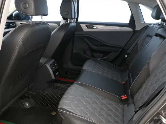 Volkswagen Sagitar — Фото автомобиля 10