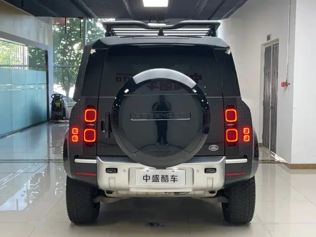 Land Rover Defender — Фото автомобиля 29