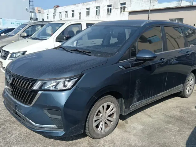 Фотография автомобиля — Wuling Jiachen