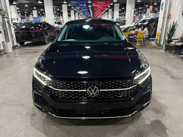 Volkswagen Passat — Фото автомобиля 2