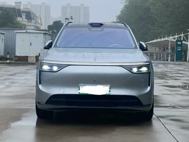 Aito M8 — Фото автомобиля 2